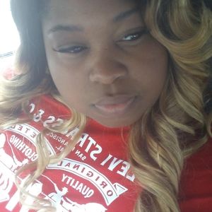 Meet your Posher, Desha